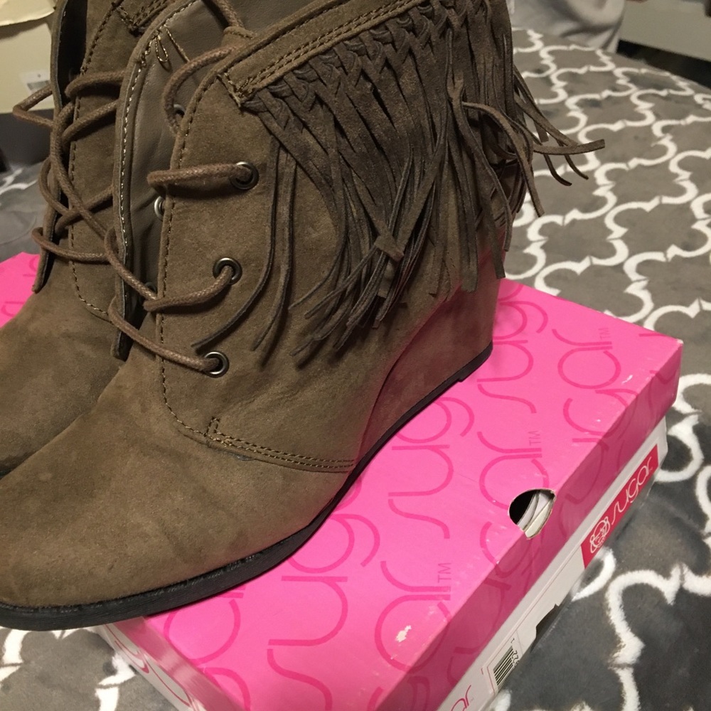 Fringe wedges